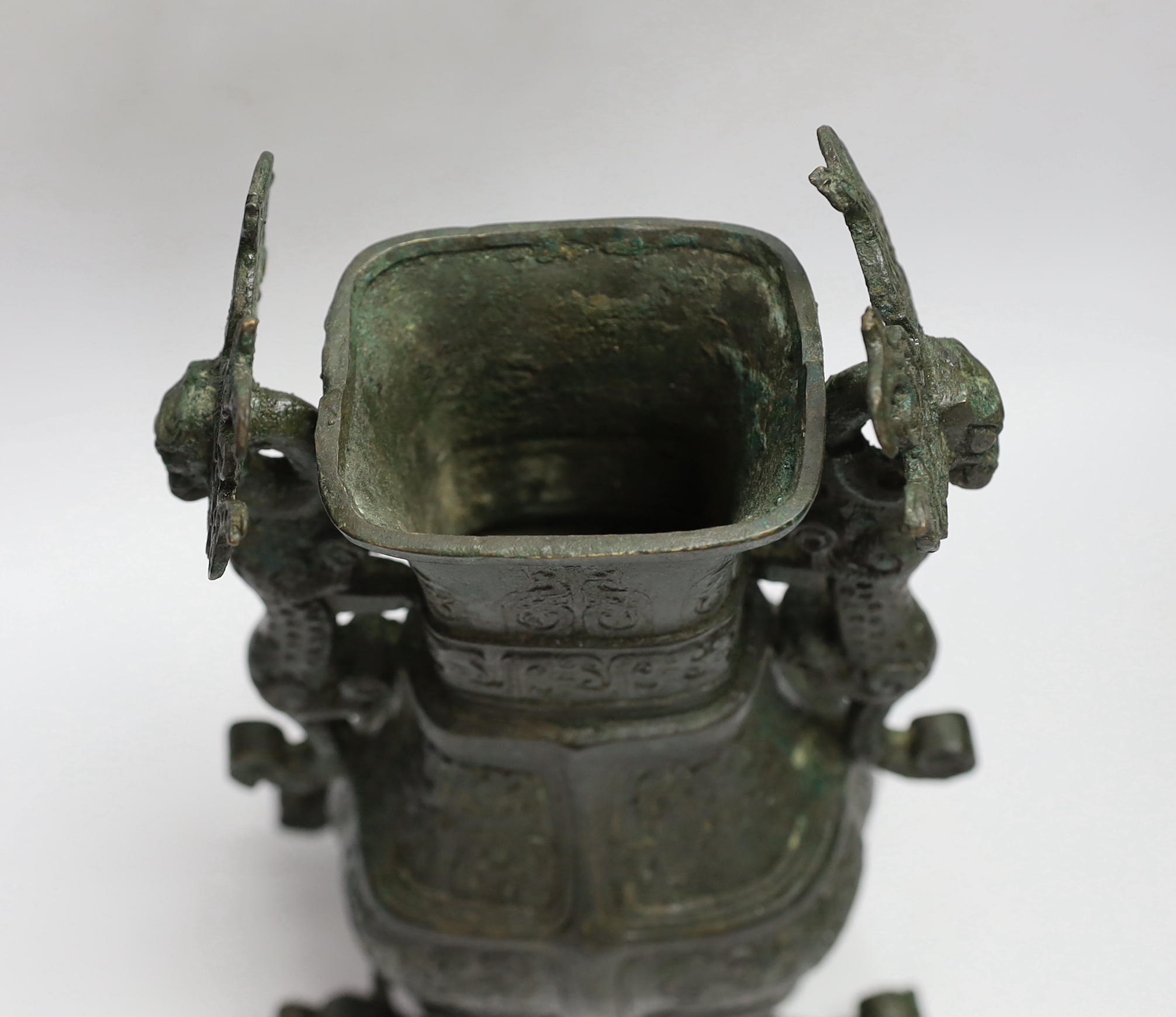 A Chinese archaistic bronze vessel, Fangzhun, Shang style, 31.5cm